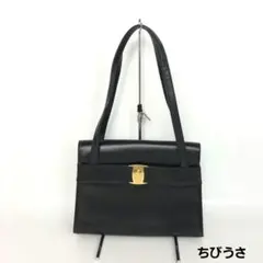 Salvatore Ferragamo フェラガモ ヴァラリボン ショルダー