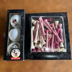 ミッキーマウス、ミニーマウスゴルフボールと木製ティー