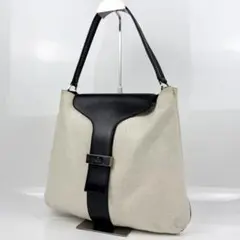GUCCI グッチ ワンショルダーバッグ ロゴプレート オフホワイト 大容量のサムネイル