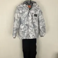 オンヨネジュニアスキーウエア上下セット140センチ