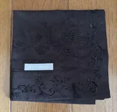 ☆新品　WEDGWOOD 黒の刺繍入りハンカチ