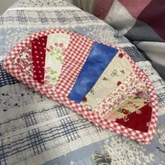 ハンドメイド パッチワーク ポーチ 赤 青 花柄