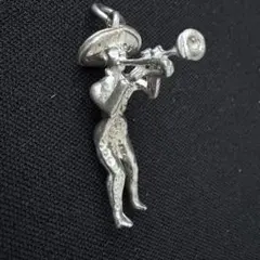 ■ペンダントトップ　スターリングシルバー トランペット奏者 チャーム　G709