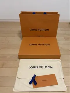 LOUIS VUITTON 大きめのギフトボックス、布製袋、ショッパー