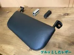 ハイエース200系　スーパーGL フットレスト　助手席側　足おき台のサムネイル