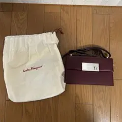 Salvatore Ferragamo 斜めがけバッグ　ショルダーバッグ