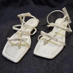 【良品】ZARA ザラ サンダル トリプルリボン フラット トング ホワイト