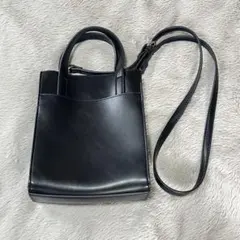 GU ライトバーティカルショルダーバッグ