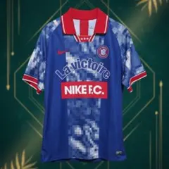 値下げ　王者の風格漂うトレーニングギア　ナイキのウェア　フランス