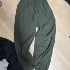 ナイロンパンツ カーキ Mサイズ