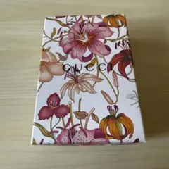 GUCCI 花柄ギフトボックス サテンポーチ付き
