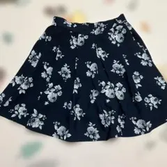 ヘザー　花柄フレアスカート ネイビー