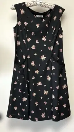 ワンピース　花柄　ブラック　Feroux