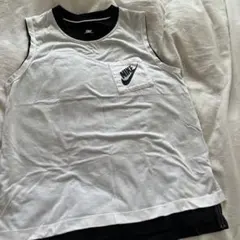 ホワイト タンクトップ