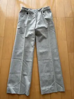 グレー スラックス