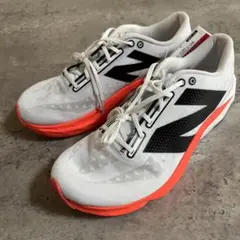 新品　ニューバランス newbalance FuelCell スニーカー　25㎝