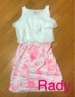 キティちゃんコラボワンピのサムネイル