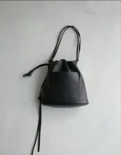 LA PEAU DE GEA 黒 レザー ショルダーバッグ - メルカリ