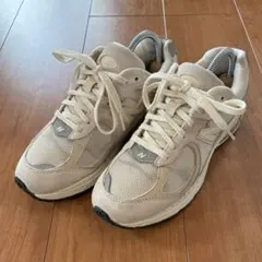【値下げ】ニューバランス 2002 new balance 23.5 スニーカー