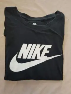 NIKE ブラック Tシャツ ロゴ入り