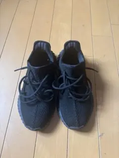 adidas YEEZY BOOST 350 V2 ブラックのサムネイル