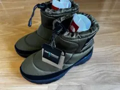 Nuptse Bootie WP Logo Short フィアグリーン 24cm