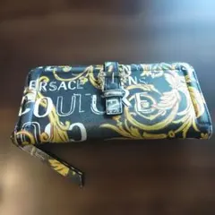 ヴェルサーチジーンズクチュール　 長財布　です★のサムネイル