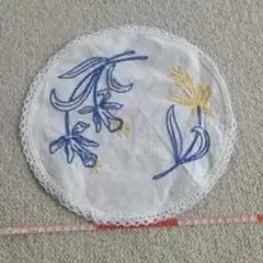 刺繍花柄 レース付き円形ハンカチ
