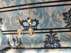 No.81ハンドメイド♪チェコビーズのシンプルなピアス♪即購入複数購入大歓迎‼️