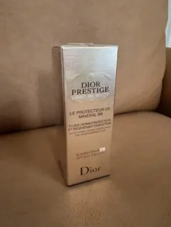 Dior LE PROTECTEUR UV MINERAL BB 00