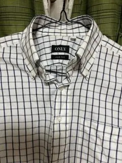 only シャツ