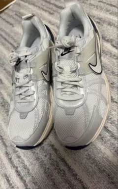 NIKE ナイキV2Kラン ウィメンズシューズ