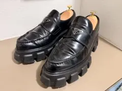 プラダPRADA モノリス ポインテッドトゥ ローファー レザー