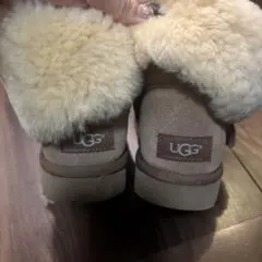 ベージュ ブーツ