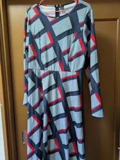 幾何学模様 長袖フレアワンピース