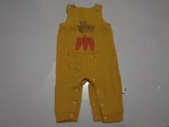 ニンジン柄のイエローオーバーオール
