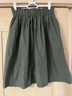 無印良品　オリーブ色のフレアスカート　M レディース　ひざ丈　グリーン　カーキ