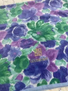 お一人様限定200円値引き‼️新品♡GIVENCHY ブルー系花柄バスタオル