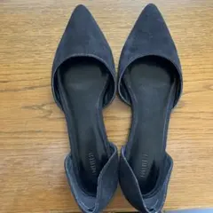 ブラックスエードポインテッドトゥフラットシューズ