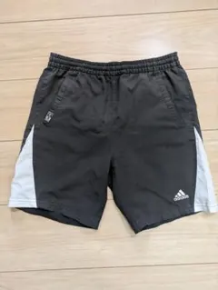 adidas ハーフパンツ 黒/白