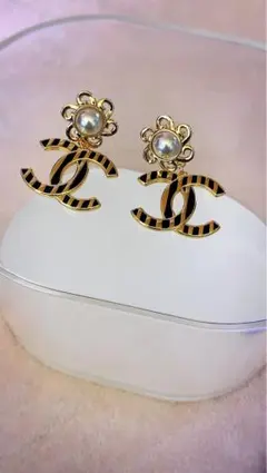 CHANEL フラワーモチーフ ピアス