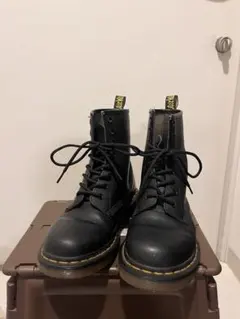 Dr. Martens 8 ホールブーツ UK4