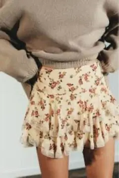 zara フラワープリントフリルミニスカート