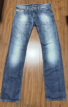 Diesel スリムストレートデニム ダメージ 色落ち Iライン