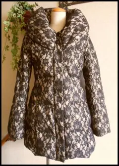 美品★レース地のおしゃれなダウンコート・サイズＭ・黒・ブラック・豪華・ゴージャス