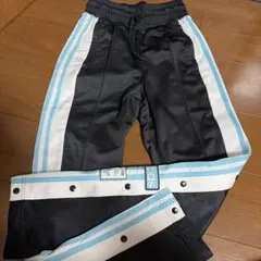 adidas アディダス　スナップボタン トラックパンツ　ジャージのサムネイル