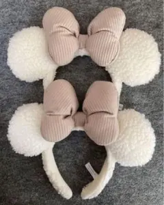 ディズニー カチューシャ　もこもこ　ボア　ミニー 白 ベージュ　 2つセット