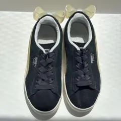 美品　Puma プーマ　ブラック スエード リボン付きスニーカー　18