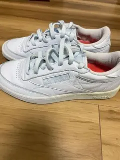 Reebok ブルーホワイトレザー スニーカー