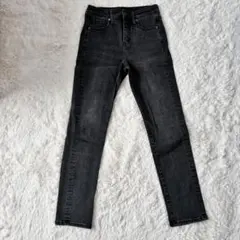 ダークグレー デニム　ユニクロ